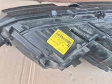 Laden Sie das Bild in den Galerie-Viewer, Frontscheinwerfer Skoda Octavia III 5E1941016C Rechts Scheinwerfer Headlight SCH4194882616iy