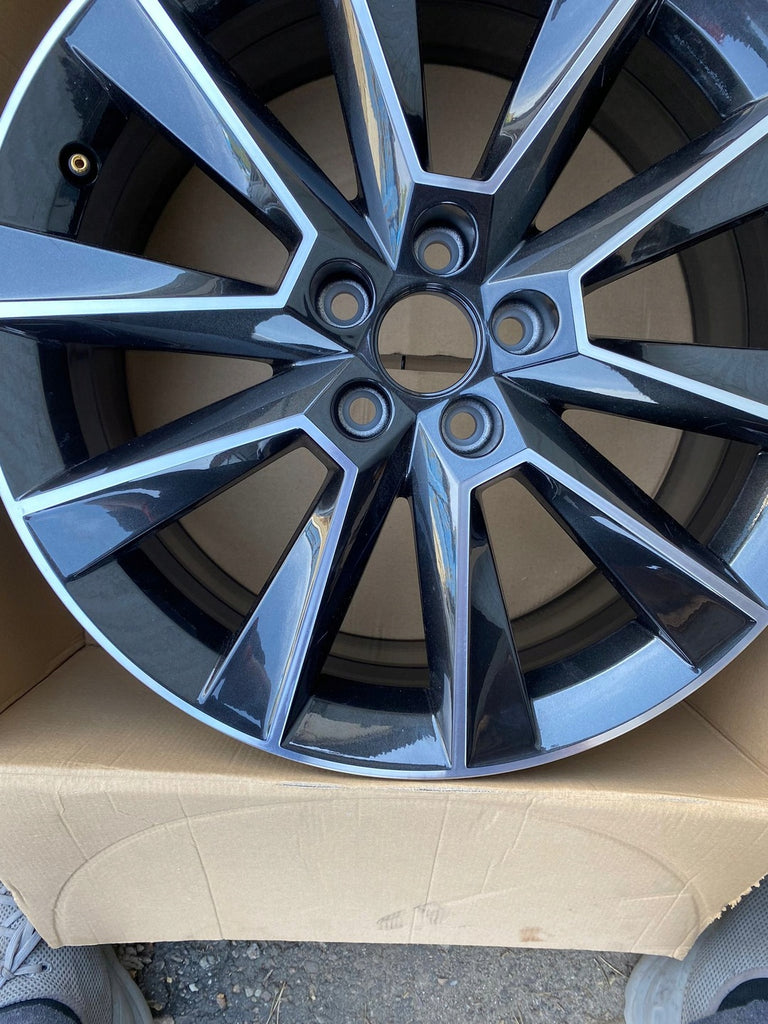 1x Alufelge 17 Zoll 7.0" 5x100 5JJ601025 Skoda Fabia Rapid Rim Wheel