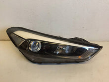 Laden Sie das Bild in den Galerie-Viewer, Frontscheinwerfer Hyundai Tucson 0002070126 92102D7000 Ein Satz Headlight SCH5353525548cf