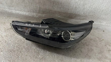 Load image into Gallery viewer, Frontscheinwerfer Hyundai I30 HYUI30LLP17 Links Scheinwerfer Headlight SCH7686526874qr