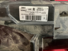 Laden Sie das Bild in den Galerie-Viewer, Frontscheinwerfer Dacia Dokker 260102414R 90008171 Rechts Scheinwerfer Headlight