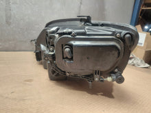 Laden Sie das Bild in den Galerie-Viewer, Frontscheinwerfer VW Golf VI Plus I 5M1941752B Xenon Rechts Headlight SCH1210174768hw