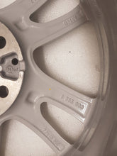 Laden Sie das Bild in den Galerie-Viewer, 1x Alufelge 16 Zoll 7.0" 5x112 47ET Glanz Silber 6855083 BMW F40 Rim Wheel FEL9984805688os