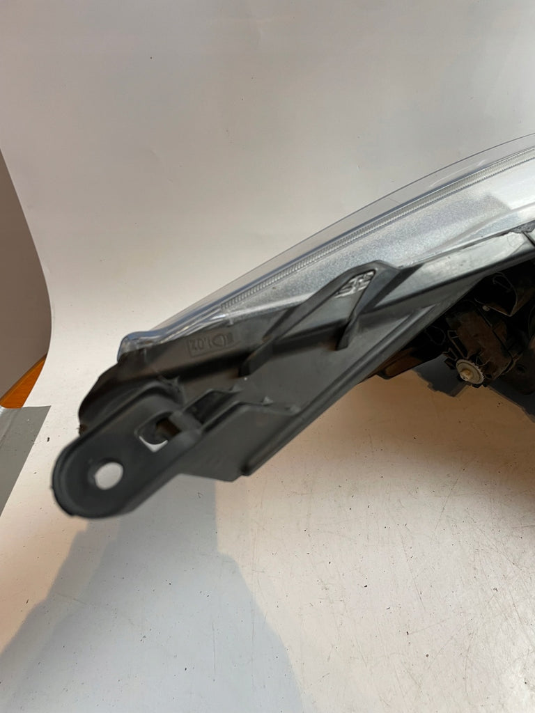 Frontscheinwerfer Toyota Hilux VIII 81150-0KK60 Ein Stück (Rechts oder Links) SCH4178229895ae