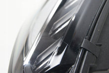 Load image into Gallery viewer, Frontscheinwerfer Audi A4 8W0941033D 8W0941034D LED Rechts oder Links