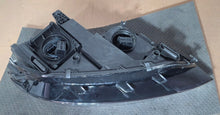 Laden Sie das Bild in den Galerie-Viewer, Frontscheinwerfer VW Touran 5TB941081A Links Scheinwerfer Headlight SCH3136380306ex