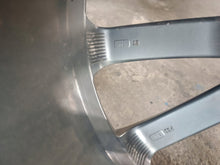 Laden Sie das Bild in den Galerie-Viewer, 1x Alufelge 20 Zoll 8.0&quot; 5x112 41ET F8020WFGB41VW2X Rim Wheel