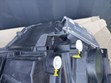 Laden Sie das Bild in den Galerie-Viewer, Frontscheinwerfer Skoda Karoq 57B941015D LED Links Scheinwerfer Headlight SCH7425860830lt