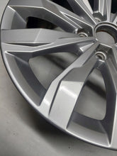 Load image into Gallery viewer, 1x Alufelge 17 Zoll 7.0" 5x112 43ET Glanz Silber 2GA601025A Vw Rim Wheel FEL9973446764xl