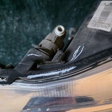 Laden Sie das Bild in den Galerie-Viewer, Frontscheinwerfer Toyota Auris 81150-02E21 Links Scheinwerfer Headlight SCH5962718570uf