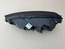 Laden Sie das Bild in den Galerie-Viewer, Frontscheinwerfer Skoda Octavia IV 24R-A 5E4941010 Rechts Scheinwerfer Headlight SCH5355025530ub