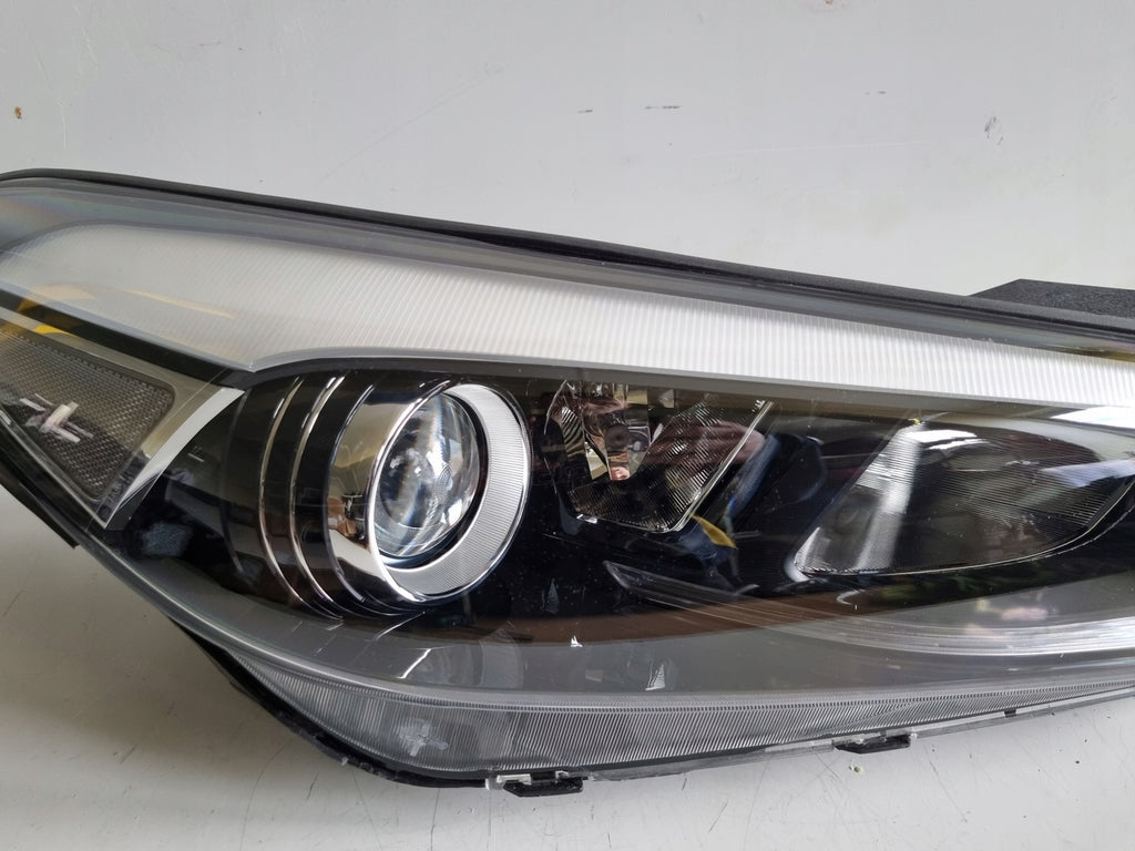 Frontscheinwerfer Hyundai Tucson 92102-D7100 Rechts Scheinwerfer Headlight