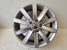 Laden Sie das Bild in den Galerie-Viewer, 1x Alufelge 17 Zoll 7.0" 5x112 54ET Glanz Silber 5K0601025F VW Golf Rim Wheel FEL4488238109xw