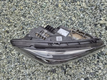 Laden Sie das Bild in den Galerie-Viewer, Frontscheinwerfer Mercedes-Benz W247 A2479062003 LED Rechts Headlight SCH4326125025cy