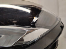 Laden Sie das Bild in den Galerie-Viewer, Frontscheinwerfer Opel Corsa F 35426182739162654 Full LED Rechts oder Links SCH3019813739se