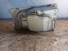 Laden Sie das Bild in den Galerie-Viewer, Frontscheinwerfer Mercedes-Benz W123 1305235023 Rechts Scheinwerfer Headlight SCH6667950600jq