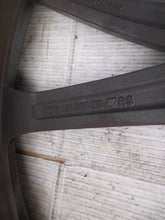 Laden Sie das Bild in den Galerie-Viewer, 1x Alufelge 19 Zoll 8.5" 5x112 40ET Glanz Silber 8W0601025BD Audi A4 Rim Wheel FEL9808349398su