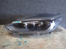 Laden Sie das Bild in den Galerie-Viewer, Frontscheinwerfer Ford Fiesta H1BB-13E015-CE Links Scheinwerfer Headlight