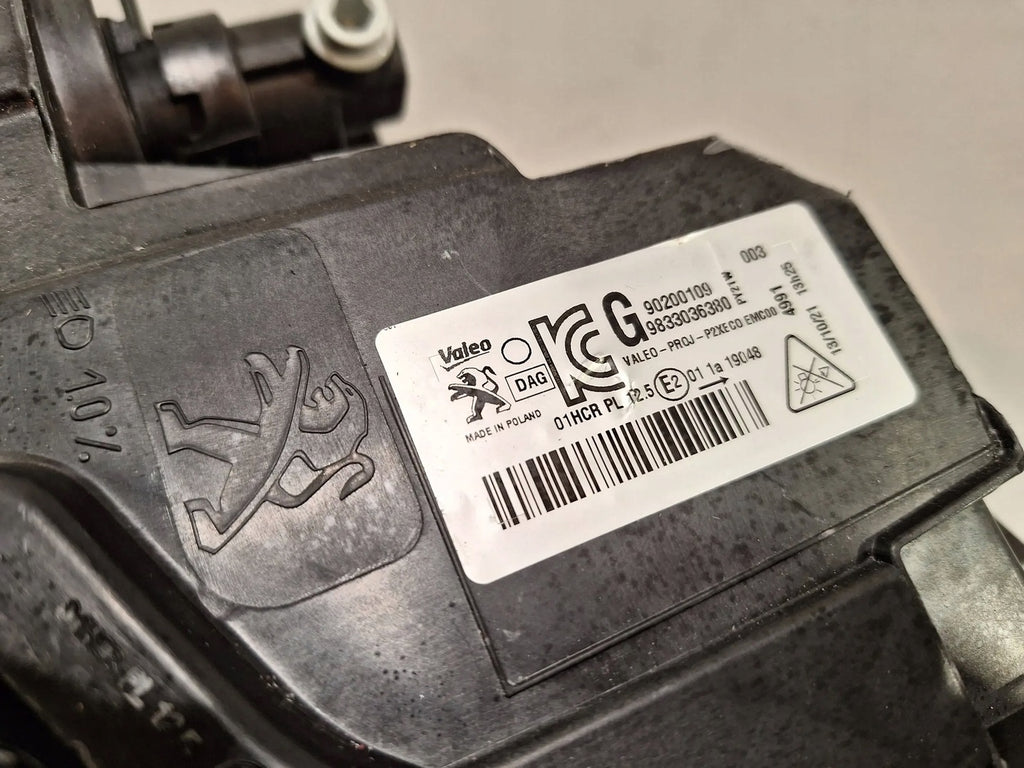 Frontscheinwerfer Peugeot 2008 208 II 9833036380 LED Links Headlight