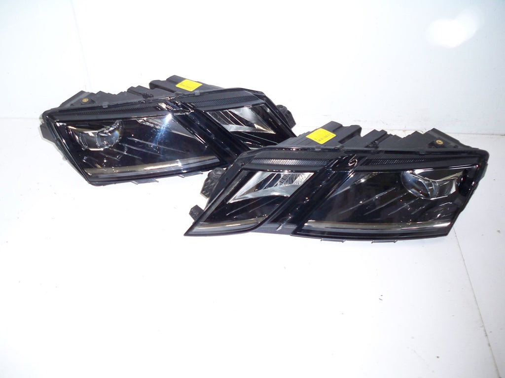 Frontscheinwerfer Skoda Octavia III 5E1941015D LED Ein Stück (Rechts oder Links) SCH9704446607dv
