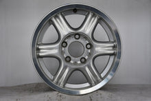 Laden Sie das Bild in den Galerie-Viewer, 1x Alufelge 15 Zoll 7.0&quot; 5x120 47ET Glanz Silber 1181483 BMW E36 Rim Wheel