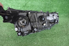 Laden Sie das Bild in den Galerie-Viewer, Frontscheinwerfer Toyota Yaris Cross 0D-310 Full LED Links Headlight SCH7886570073li