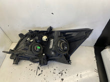 Laden Sie das Bild in den Galerie-Viewer, Frontscheinwerfer Toyota Auris 81110-02470 Rechts Scheinwerfer Headlight