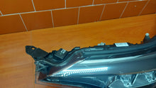 Laden Sie das Bild in den Galerie-Viewer, Frontscheinwerfer Toyota Chr C-Hr 81150-F4180 LED Links Scheinwerfer Headlight SCH2688746363re