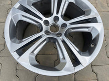 Laden Sie das Bild in den Galerie-Viewer, 1x Alufelge 20 Zoll 8.5&quot; 5x112 33ET Glanz Silber 8R0601025BK Audi Q5 Rim Wheel