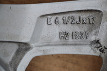 Laden Sie das Bild in den Galerie-Viewer, 1x Alufelge 17 Zoll 6.5&quot; 5x112 39ET 6856076 BMW X2 F39 X1 F48 Rim Wheel