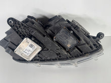 Load image into Gallery viewer, Frontscheinwerfer Skoda Octavia III 5E1941015B Xenon Links Headlight SCH7038007530bg