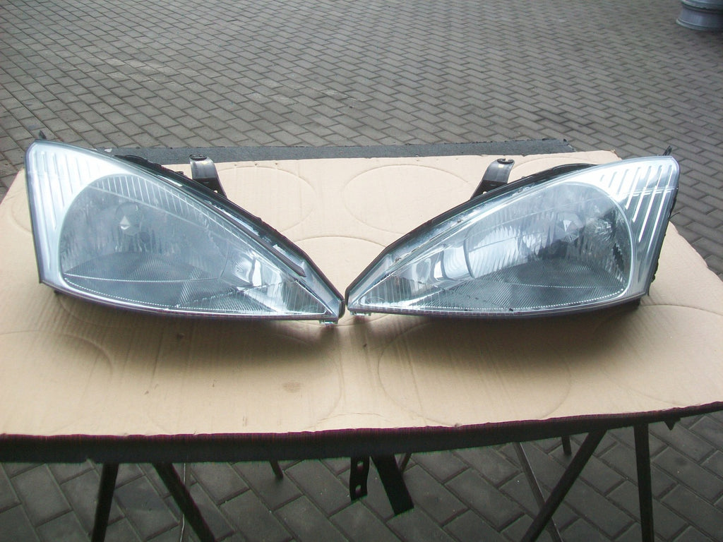 Frontscheinwerfer Ford Focus Ein Stück (Rechts oder Links) Headlight