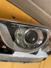 Laden Sie das Bild in den Galerie-Viewer, Frontscheinwerfer Hyundai I30 92101A6000 Links Scheinwerfer Headlight SCH4899499417ep
