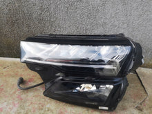 Laden Sie das Bild in den Galerie-Viewer, Frontscheinwerfer Skoda Karoq 57B941009 Links Scheinwerfer Headlight SCH1538346927kw