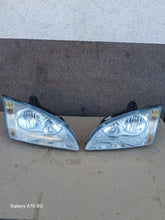 Laden Sie das Bild in den Galerie-Viewer, Frontscheinwerfer Ford Focus I Ein Satz Scheinwerfer Headlight SCH3428619046uv