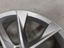 Laden Sie das Bild in den Galerie-Viewer, 1x Alufelge 18 Zoll 7.5&quot; 5x112 51ET Glanz Silber 5F0601025 Seat Leon Rim Wheel