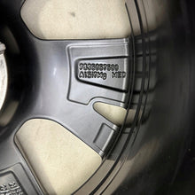 Load image into Gallery viewer, 1x Alufelge 17 Zoll 7.5" 5x108 44ET Glanz Graphit 9835057580 Peugeot Rim Wheel FEL4384640494rq