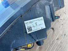 Load image into Gallery viewer, Frontscheinwerfer Dacia Spring 266052417R 266008993R Ein Satz Headlight SCH3264318438bs