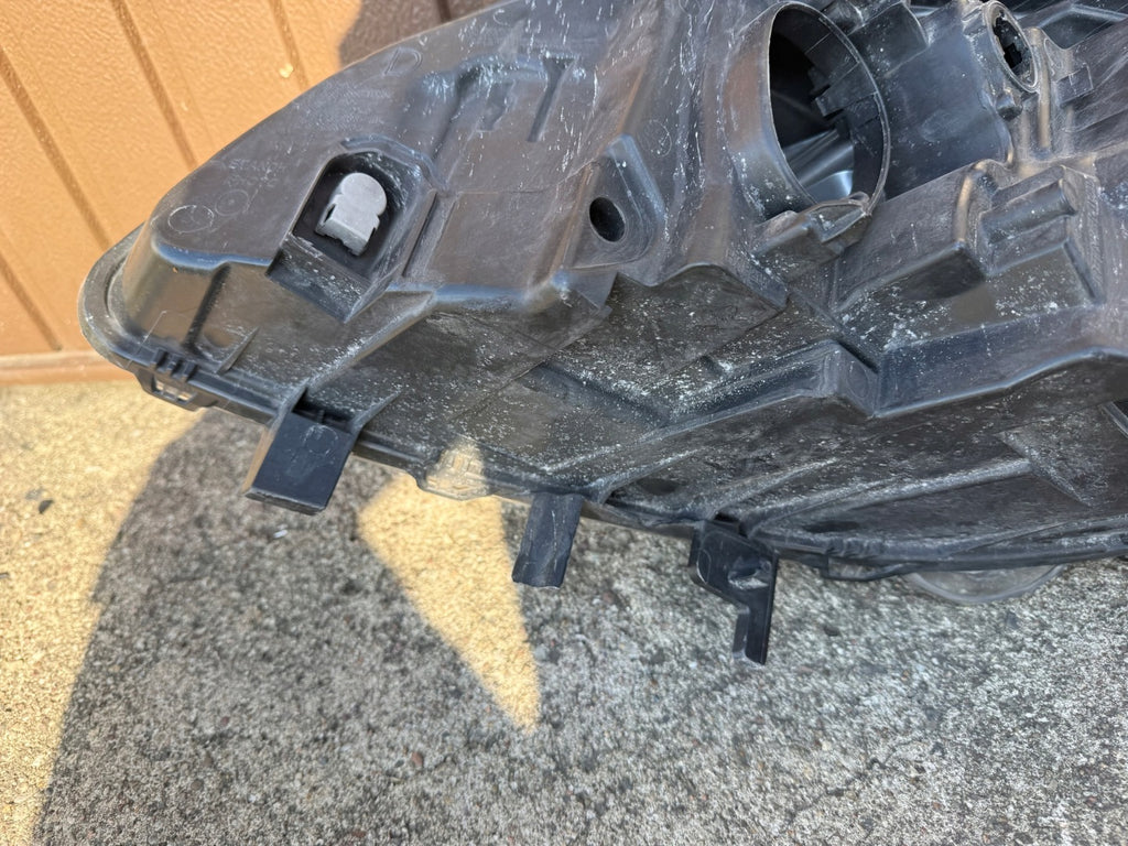 Frontscheinwerfer Renault Laguna III 260100033R 89901833 Rechts Headlight SCH3995733851lk