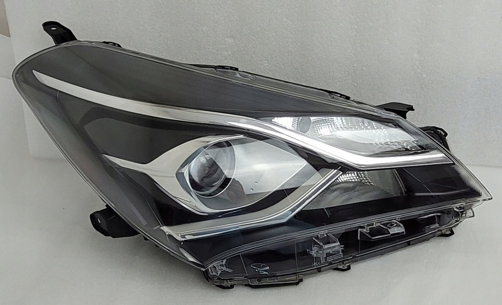 Frontscheinwerfer Toyota Yaris Rechts Scheinwerfer Headlight