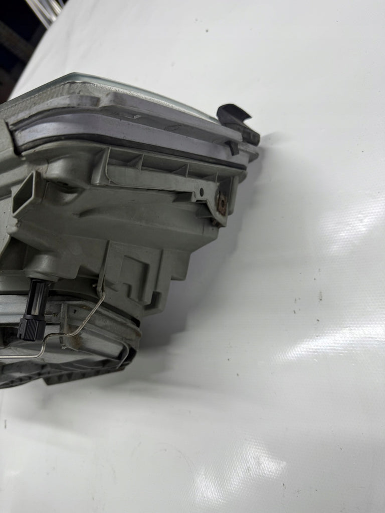 Frontscheinwerfer Mercedes-Benz W124 AK-12-710411 Links Scheinwerfer Headlight SCH4640629339hv