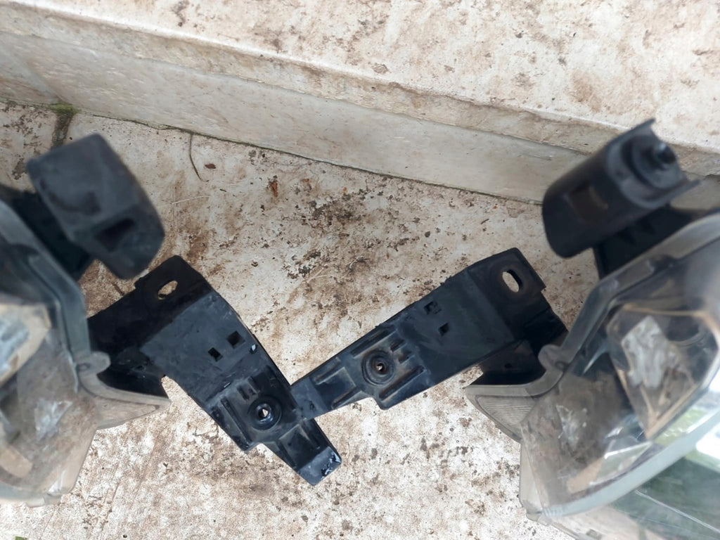 Frontscheinwerfer Toyota Hilux Ein Satz Scheinwerfer Headlight SCH7263711654an