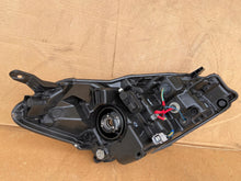 Load image into Gallery viewer, Frontscheinwerfer Toyota Yaris Links Scheinwerfer Headlight