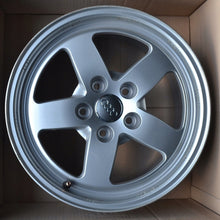 Load image into Gallery viewer, 4x Alufelge 16 Zoll 7.0&quot; 5x112 35ET Glanz Silber 8W0601025 Audi A6 A4 Rim Wheel