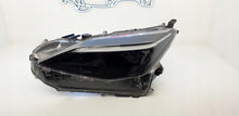 Laden Sie das Bild in den Galerie-Viewer, Frontscheinwerfer Toyota Yaris Cross LED Links Scheinwerfer Headlight SCH9638494447pu