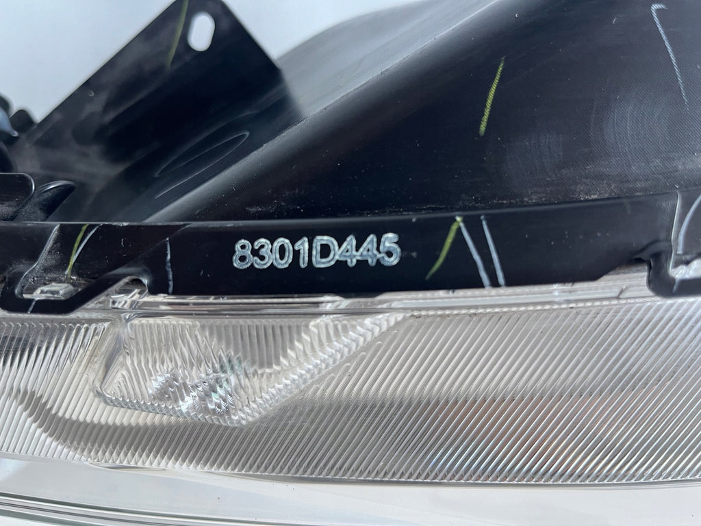 Frontscheinwerfer Mitsubishi Space Star 8301D445 Links Scheinwerfer Headlight