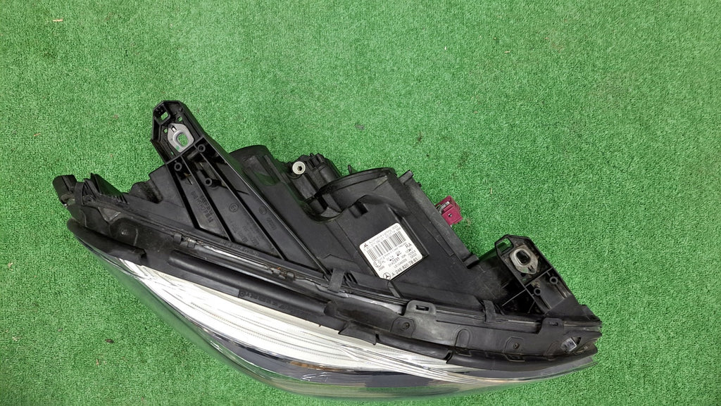 Frontscheinwerfer Mercedes-Benz W246 A2468207861 LED Rechts Headlight