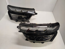 Laden Sie das Bild in den Galerie-Viewer, Frontscheinwerfer Skoda Kamiq 658941015F 658941016D Full LED Rechts oder Links SCH1819570036fa