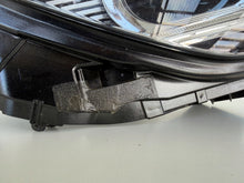 Laden Sie das Bild in den Galerie-Viewer, Frontscheinwerfer Mitsubishi Eclipse Cross I 1006714S 1006713T Links Headlight SCH4611828354sf