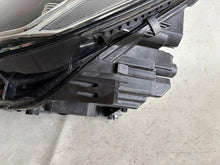 Laden Sie das Bild in den Galerie-Viewer, Frontscheinwerfer VW Touran 5H19410035 300474909 LED Links Headlight